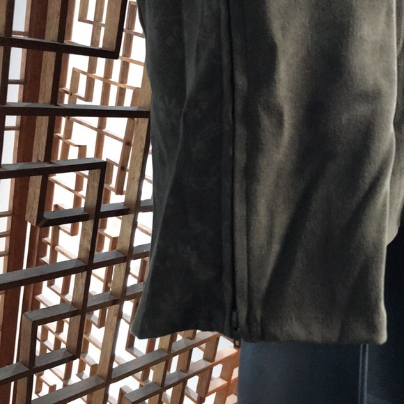 Sag Harbor army green shell/jacket with lighter green flower details. Size 10 - Picture 8 of 10